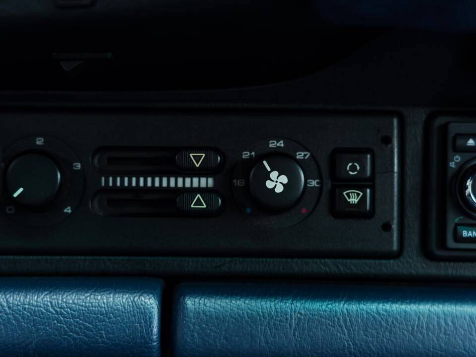 Afbeelding 28/61 van Porsche 911 Carrera 4 (1990)
