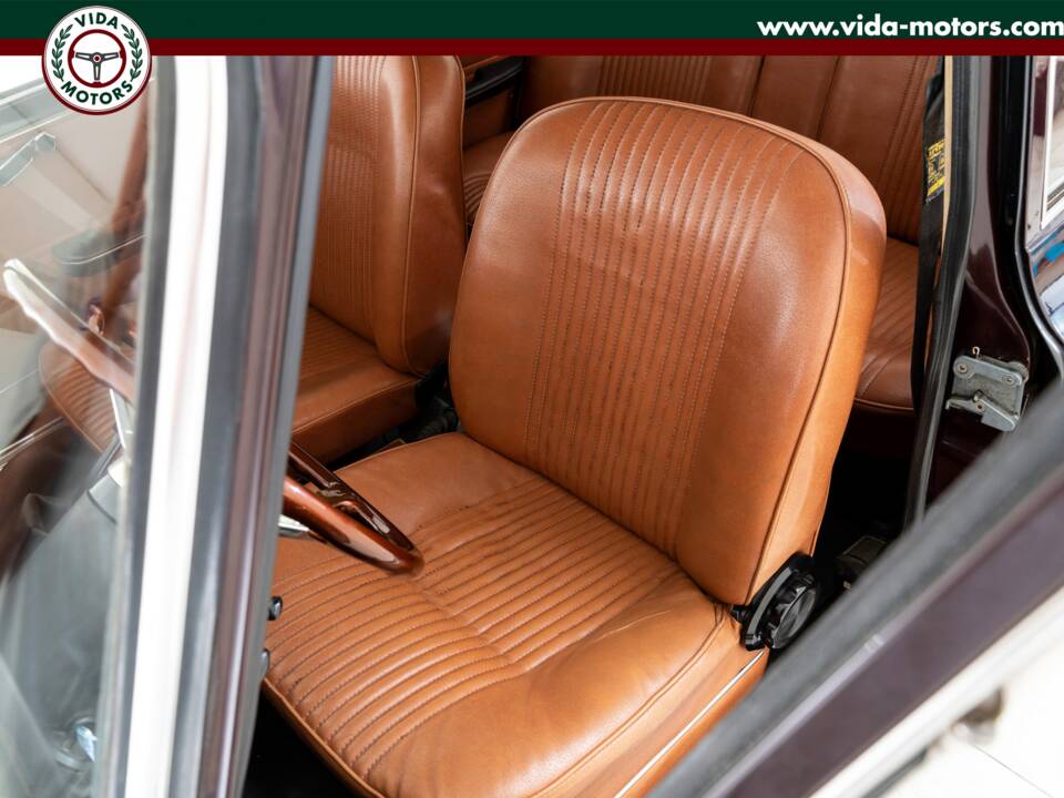 Image 12/15 of Alfa Romeo Giulia Super 1.3 (1972)