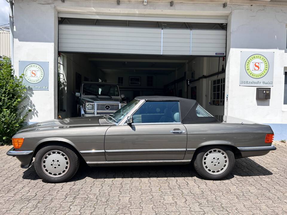 Image 30/37 of Mercedes-Benz 560 SL (1986)