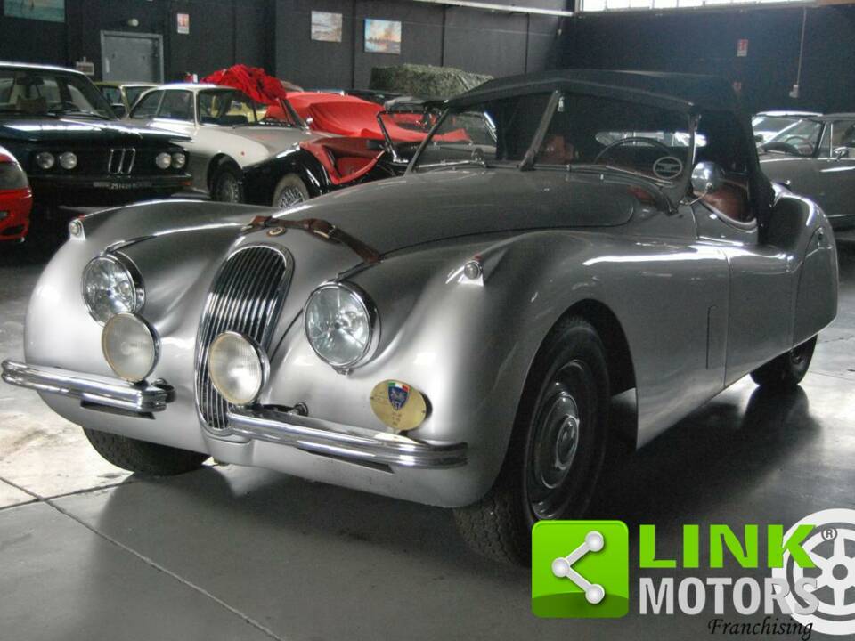 Image 3/10 of Jaguar XK 120 SE OTS (1954)