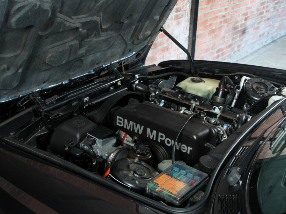 Image 52/65 of BMW M3 (1986)