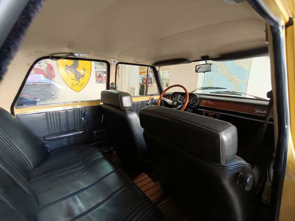 Imagen 36/50 de Alfa Romeo Giulia Nuova Super 1300 (1975)