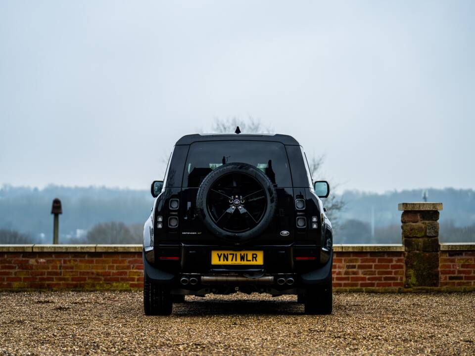 Image 25/50 of Land Rover Defender 110 V8 &quot;Bond Edition&quot; (2021)