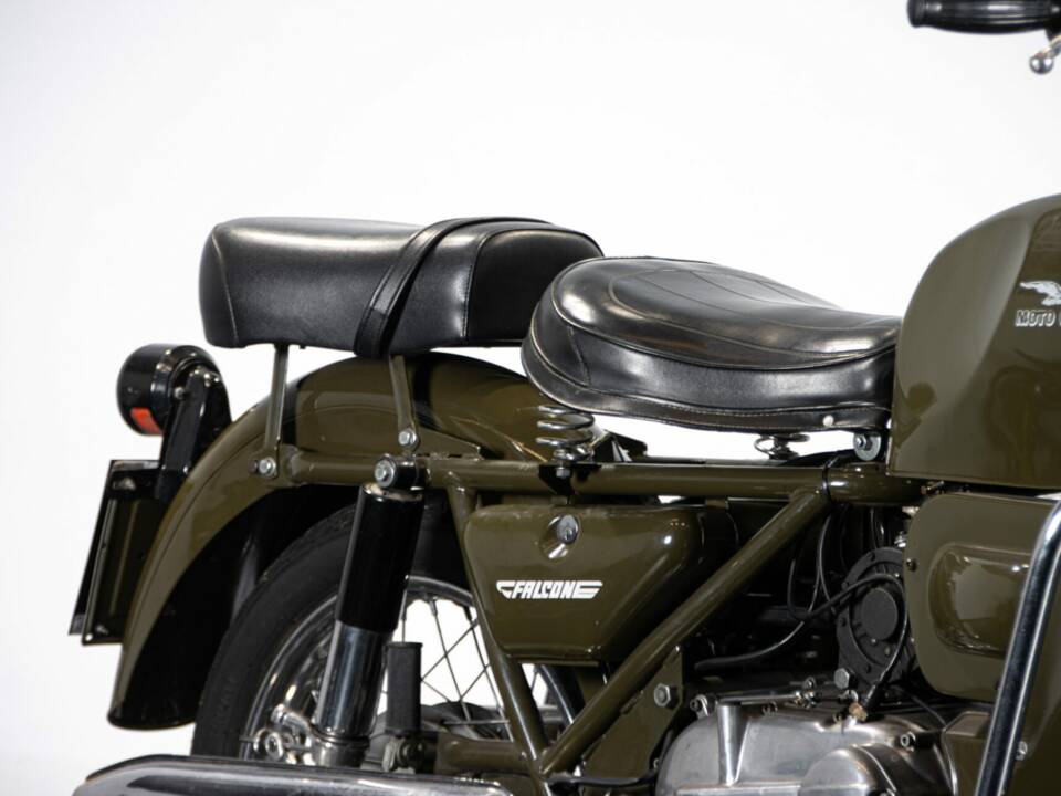 Bild 39/50 von Moto Guzzi Nuovo Falcone Militare (1973)