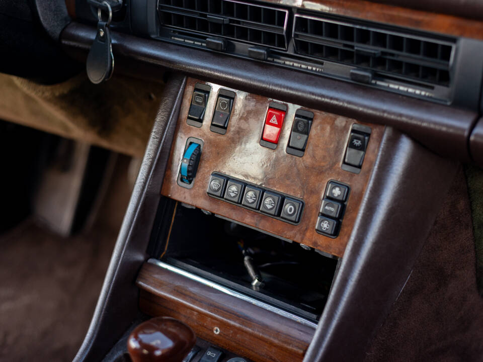 Image 57/95 of Mercedes-Benz 560 SEC (1985)
