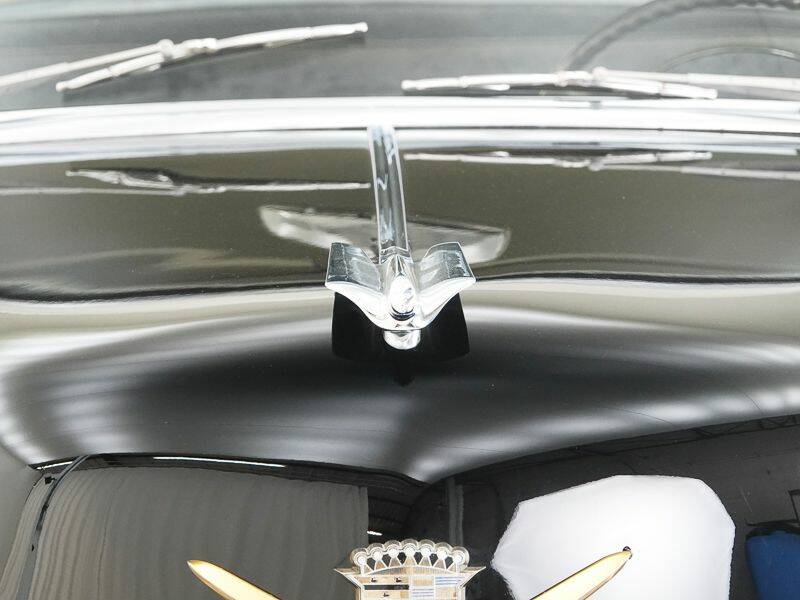 Image 12/15 of Cadillac 60 Special Fleetwood Coupe (1953)
