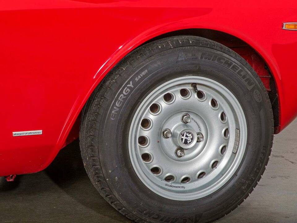Immagine 13/31 di Alfa Romeo Giulia GTA 1300 Junior (1968)