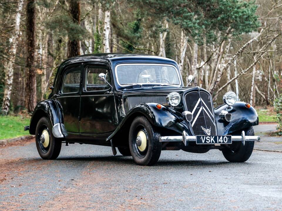 Immagine 1/37 di Citroën Traction Avant 11 BL (1955)