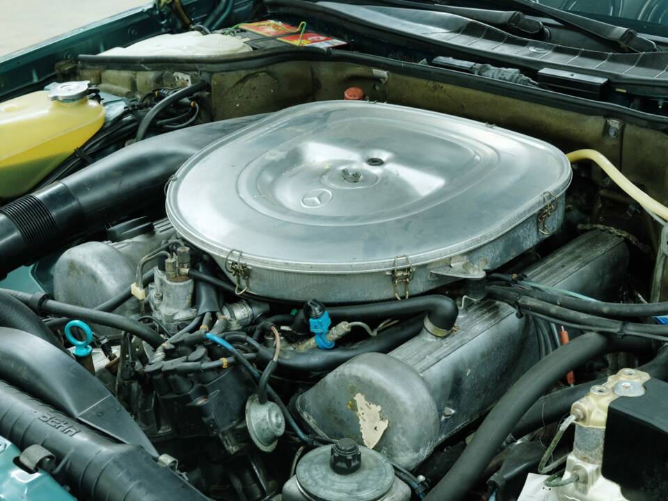 Bild 23/50 von Mercedes-Benz 380 SEC (1983)