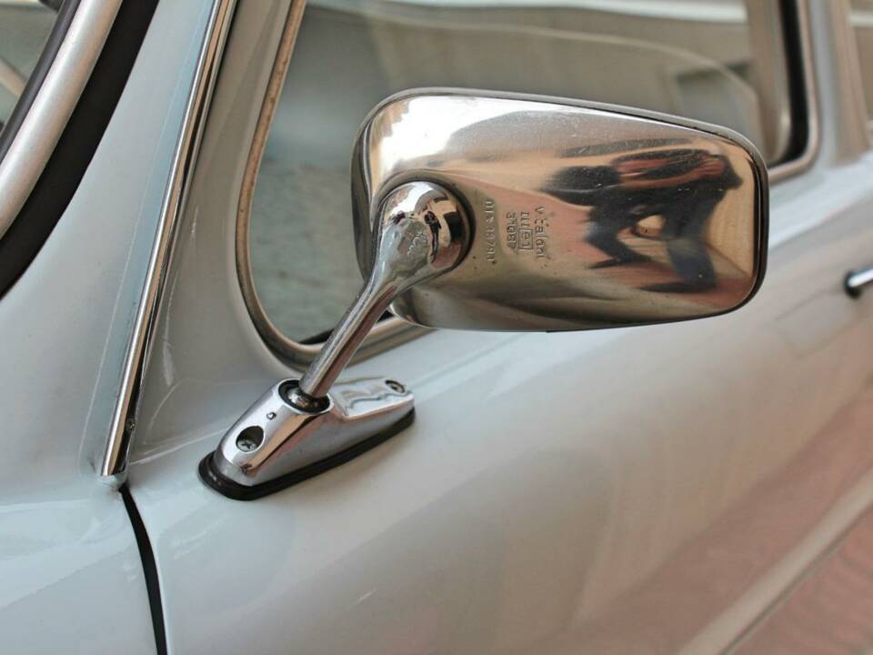 Image 43/47 of Alfa Romeo Giulietta TI (1961)