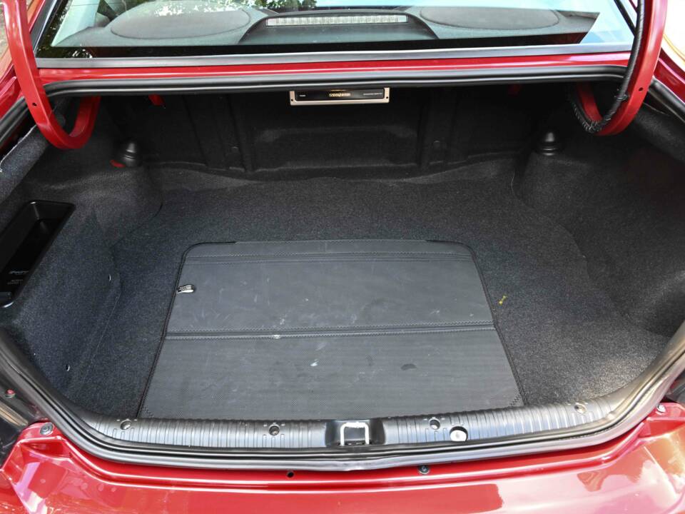 Image 28/35 of Holden Monaro CAPA F 320 C (2003)