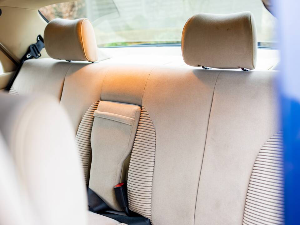 Bild 30/49 von Mercedes-Benz 560 SEL (1986)