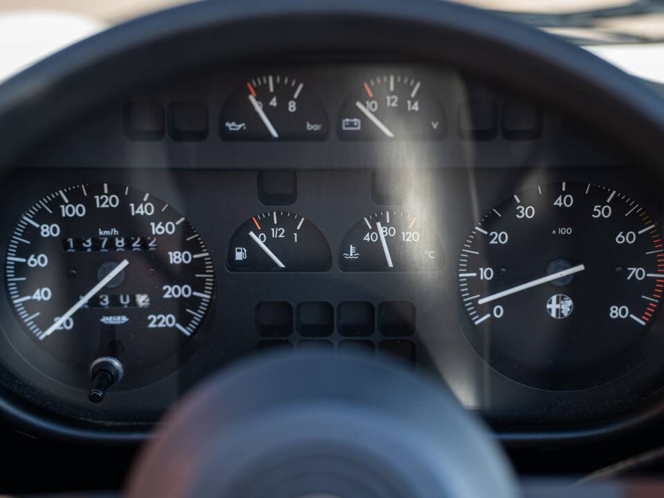 Image 30/40 of Alfa Romeo 2.0 Spider (1987)
