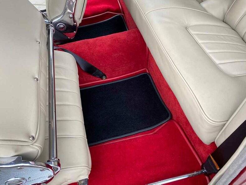 Image 34/50 of Bristol 410 (1967)