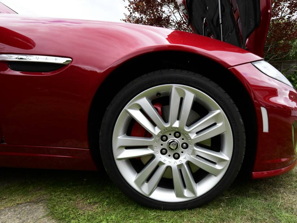Image 41/50 of Jaguar XKR (2013)