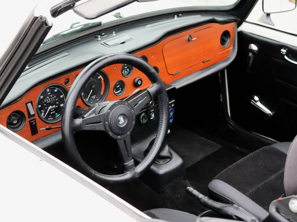 Image 4/50 de Triumph TR 6 (1970)