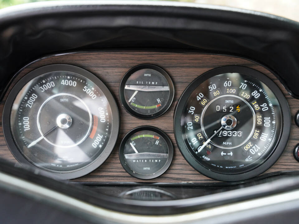 Image 35/50 of Volvo 1800 E (1972)