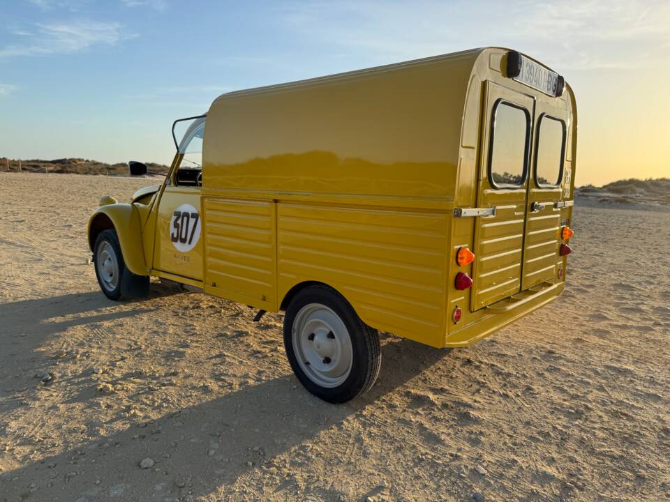 Image 2/11 of Citroën AK 350 (1976)