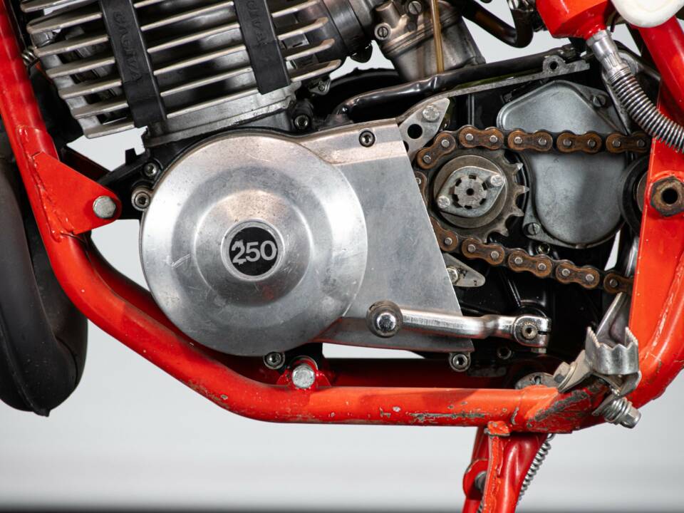 Image 22/50 of Cagiva RX 250 (1980)