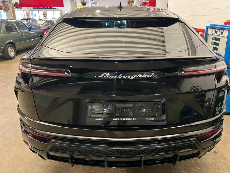Image 16/18 of Lamborghini Urus (2019)