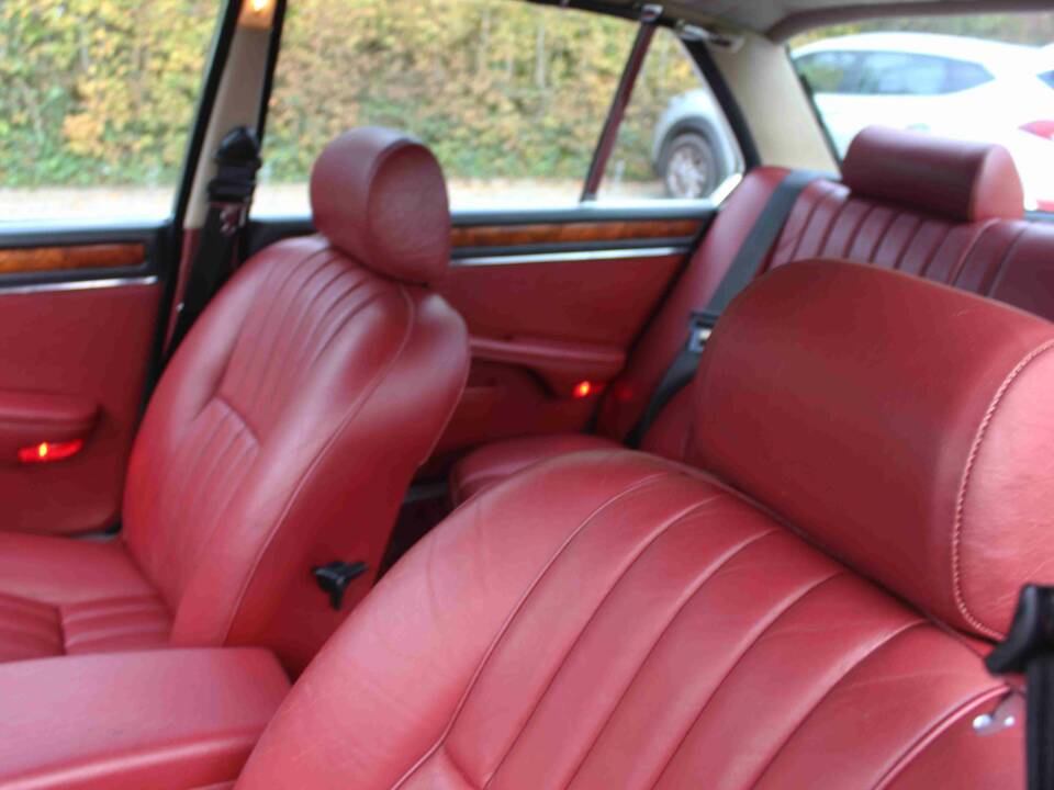 Bild 34/68 von Jaguar XJ 6 4.2 (1985)