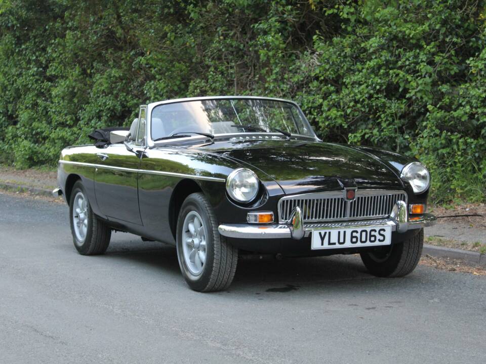 Image 1/17 of MG MGB (1978)