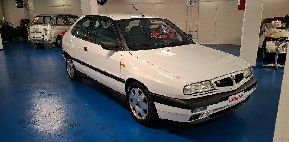 Image 22/49 of Lancia DELTA HPE 2.0 16V TURBO 3 (1997)