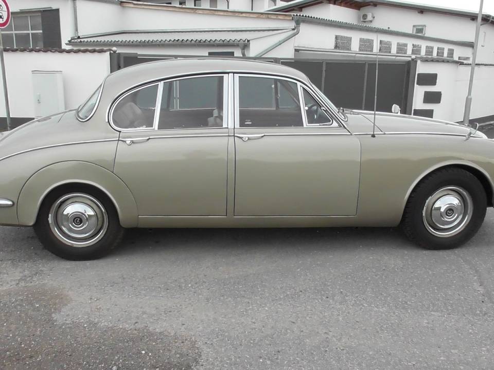 Bild 9/49 von Daimler V8-250 (1968)