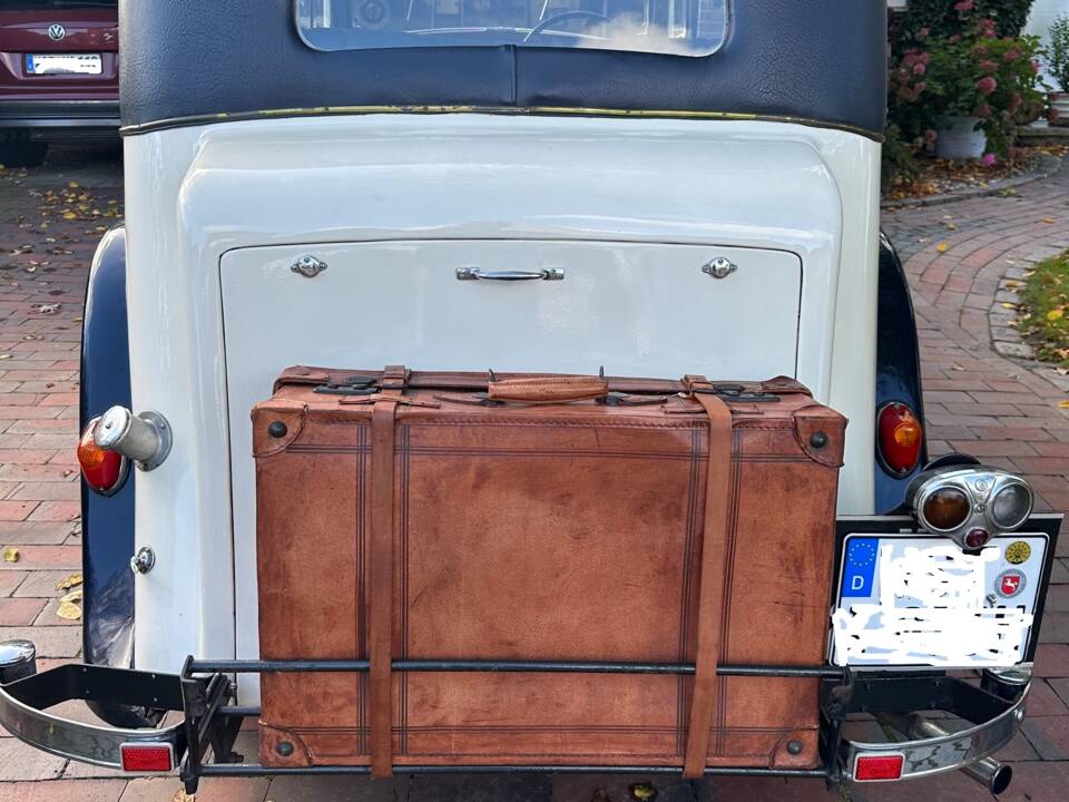 Image 4/10 of Daimler Fifteen Saloon (1935)