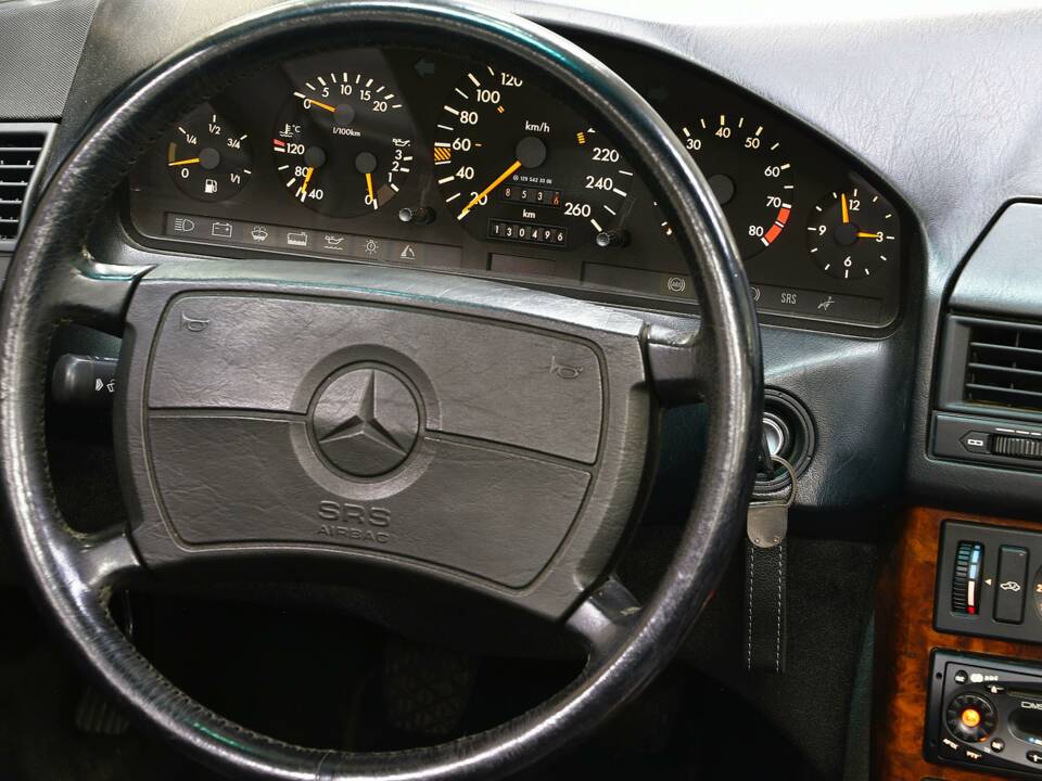 Image 21/36 of Mercedes-Benz 300 SL-24 (1993)