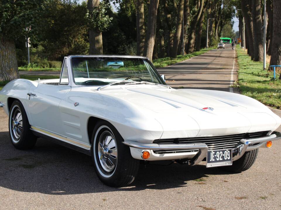 Bild 15/30 von Chevrolet Corvette Sting Ray Convertible (1964)