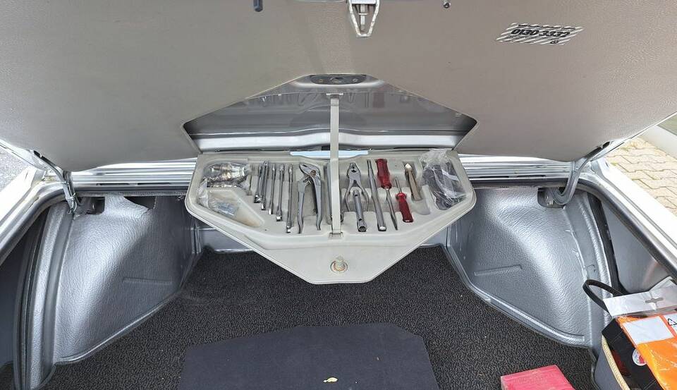 Bild 14/23 von BMW 3,3 Li (1976)