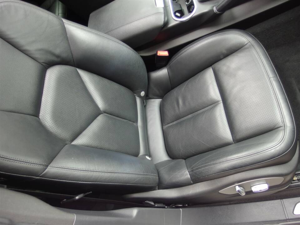 Bild 56/99 von Porsche Cayenne S (2010)