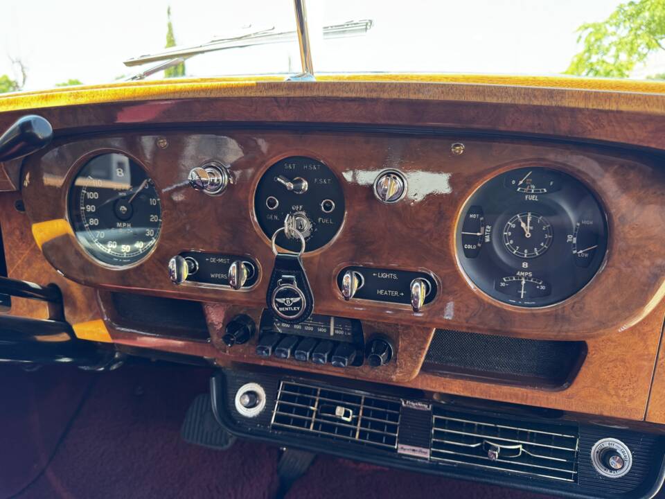 Image 59/81 of Bentley S 1 (1959)
