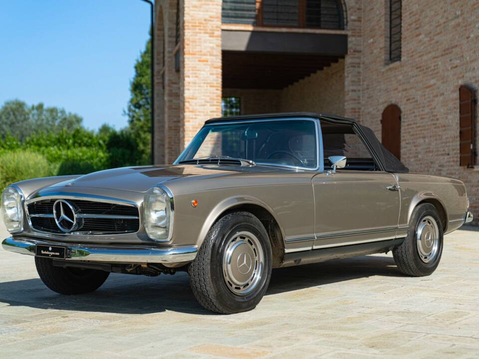 Image 2/50 of Mercedes-Benz 280 SL (1969)