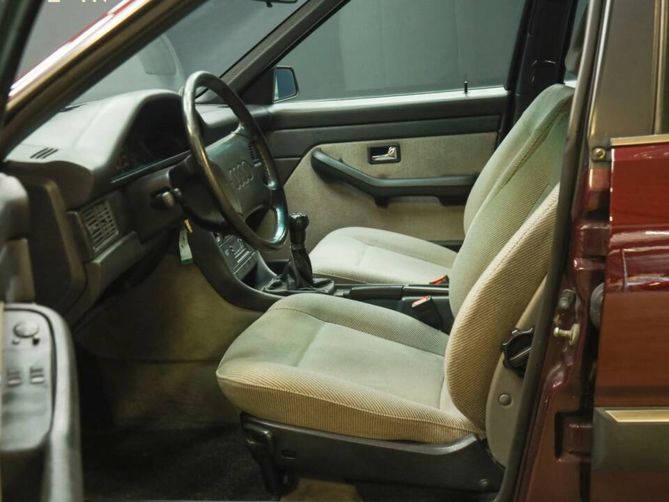Image 46/50 de Audi 100 - 2.3E quattro (1990)