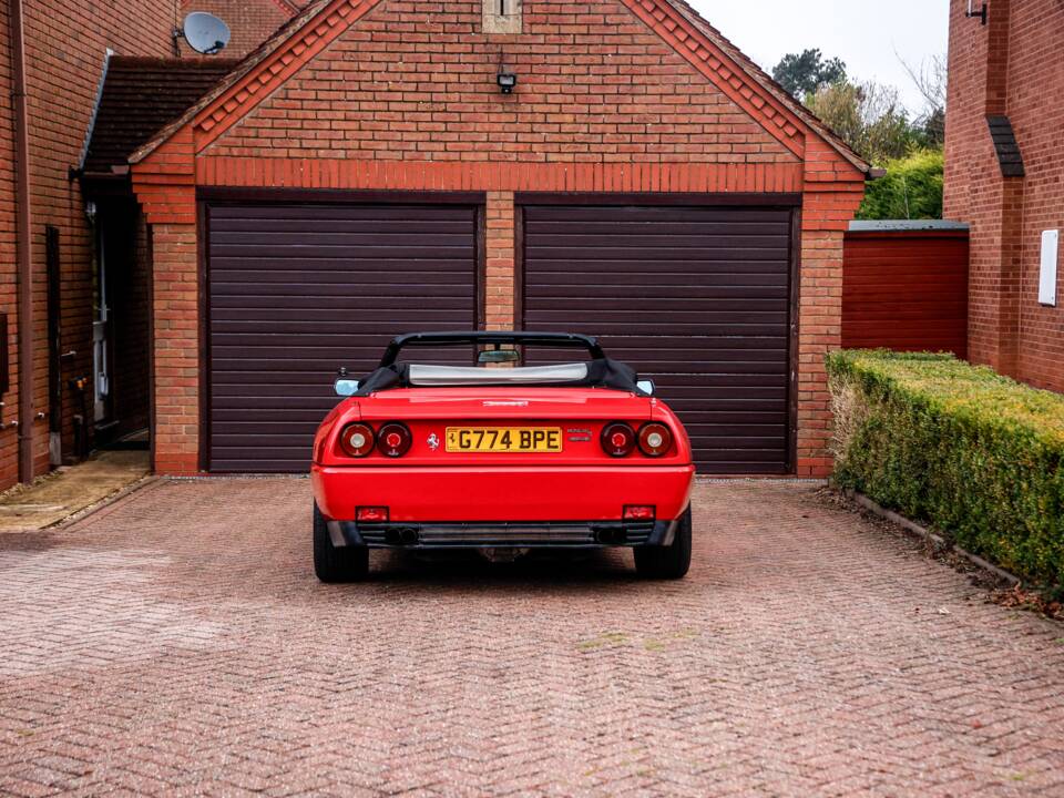 Image 19/42 of Ferrari Mondial T (1990)