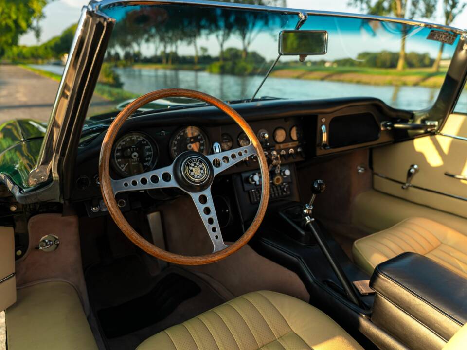 Imagen 7/10 de Jaguar E-Type 4.2 (1966)