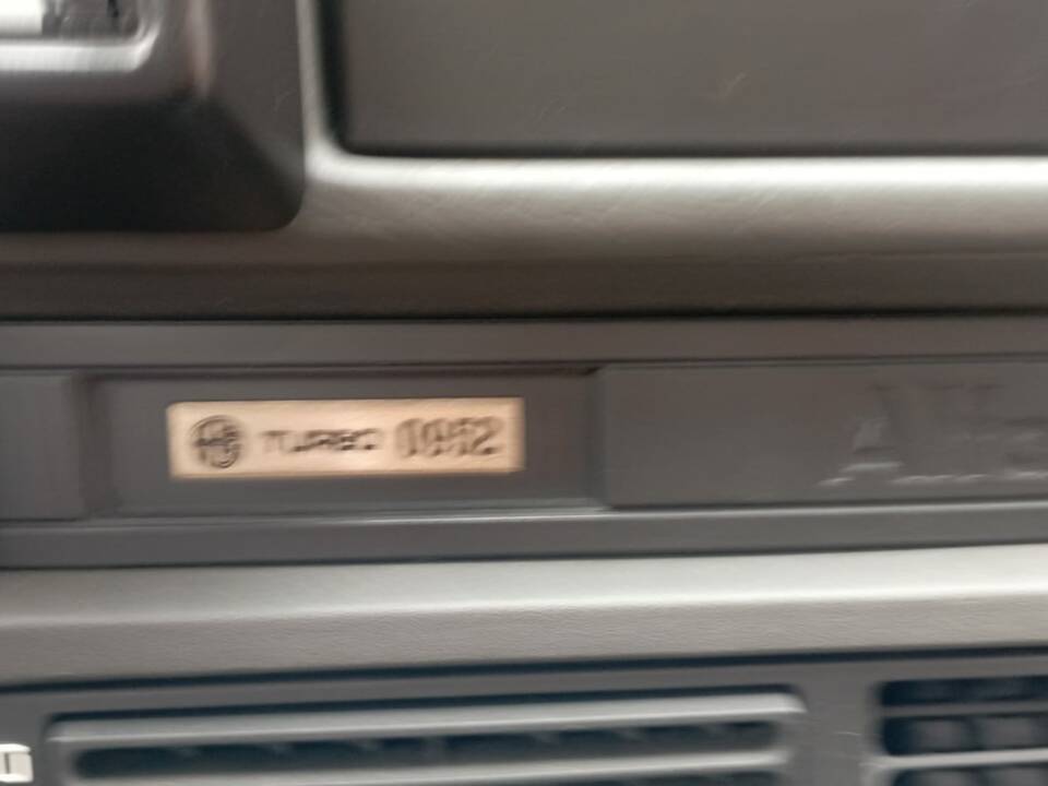 Image 40/51 of Alfa Romeo 75 1.8 Turbo (1991)