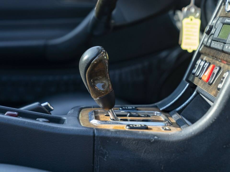 Image 26/50 de Mercedes-Benz SLK 320 (2001)