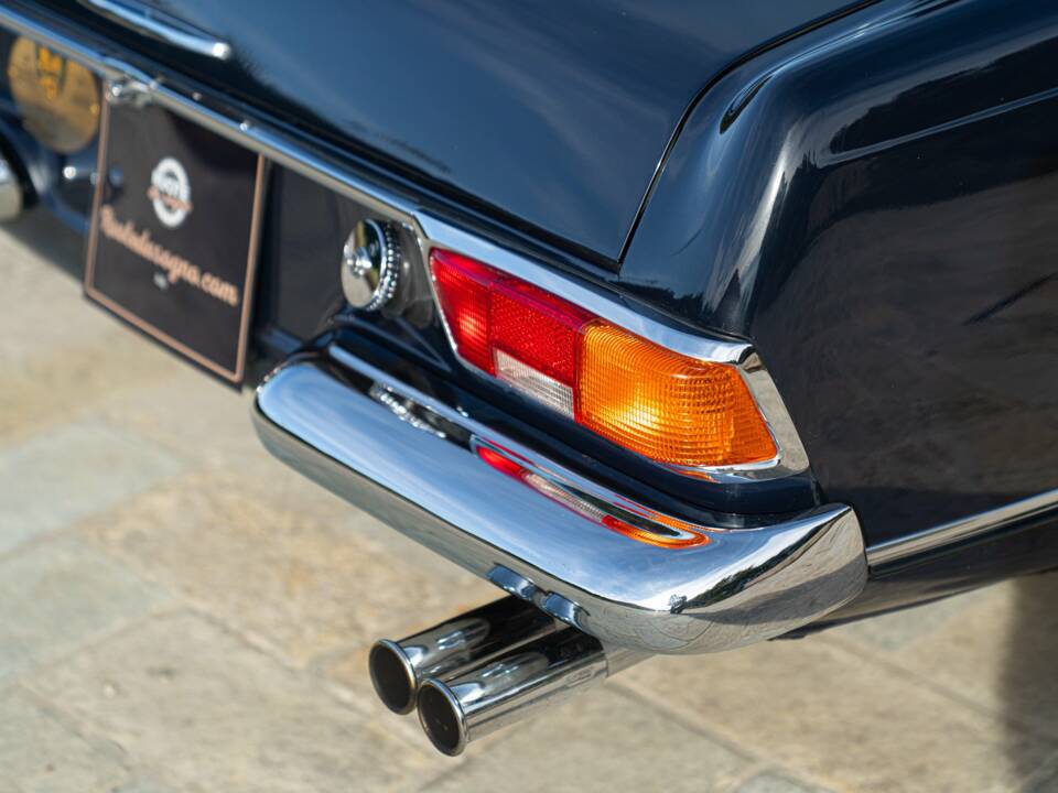 Image 9/50 de Mercedes-Benz 280 SL (1969)