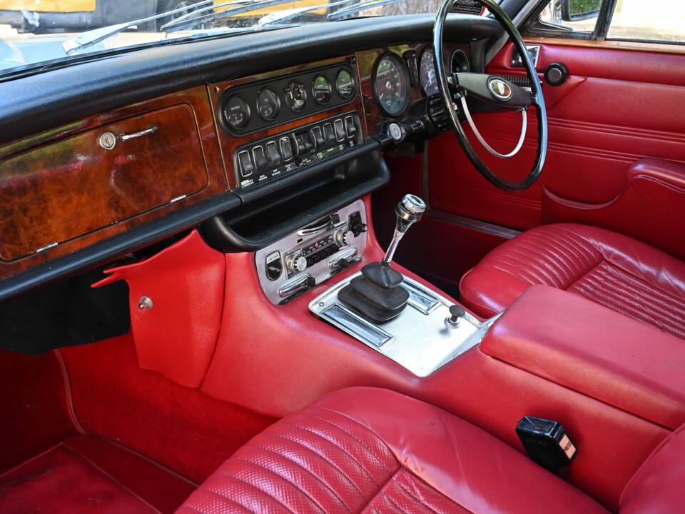 Image 29/50 of Jaguar XJ 6 4.2 (1971)