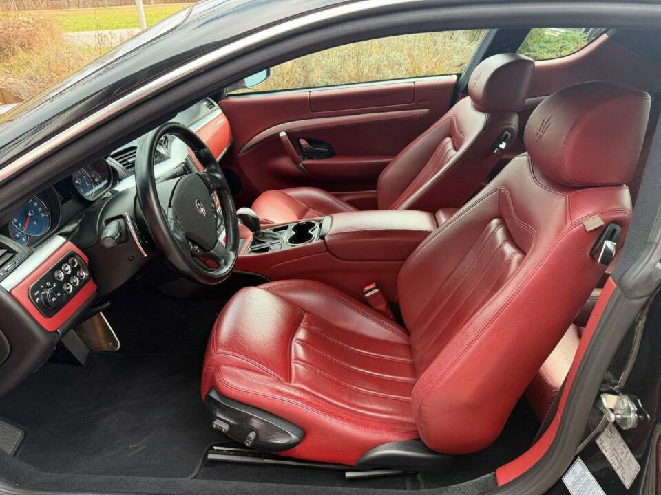 Bild 11/21 von Maserati GranTurismo 4.2 (2007)