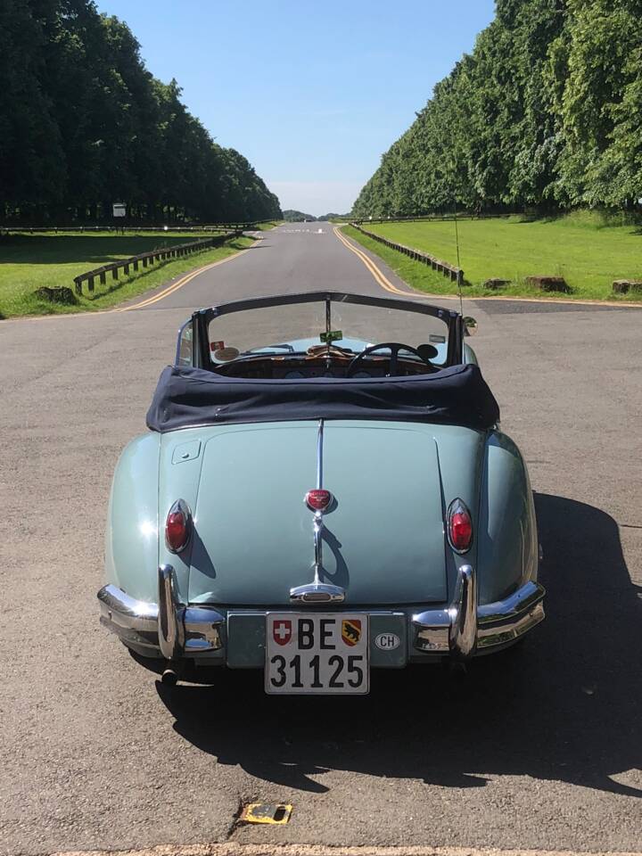Image 5/10 of Jaguar XK 140 DHC (1954)