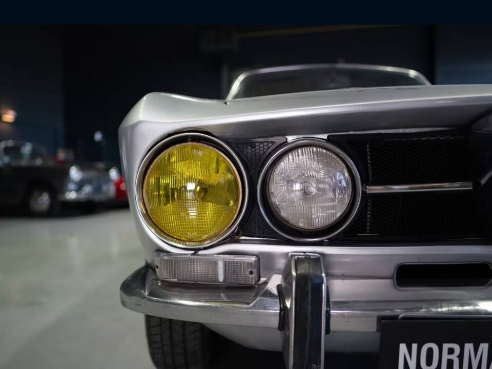 Image 6/27 of Alfa Romeo 1750 GT Veloce (1970)