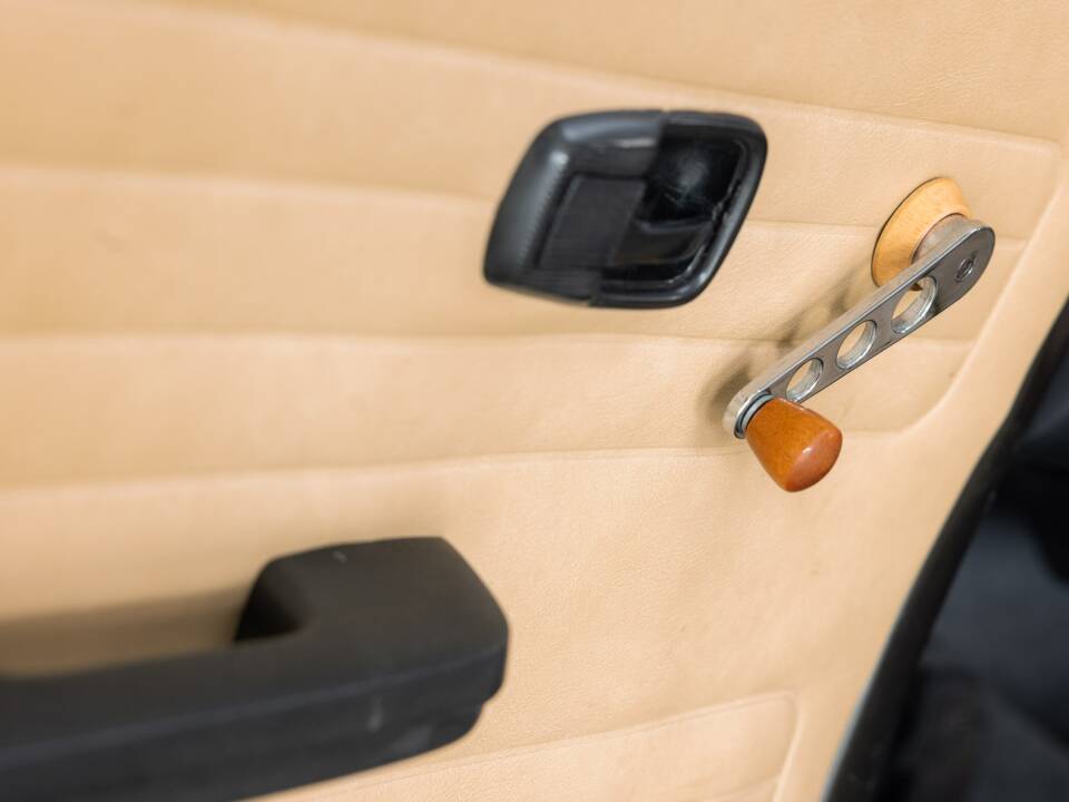 Bild 8/32 von Volkswagen Käfer 1303 LS (1978)