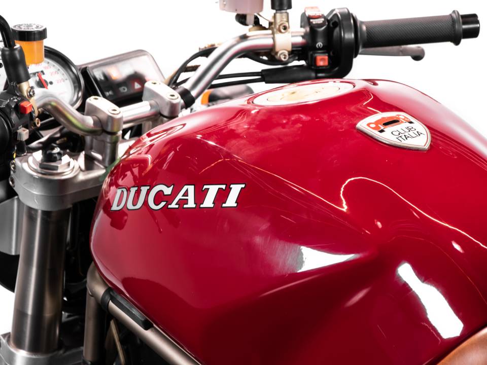 Immagine 21/46 di Ducati DUMMY (1995)