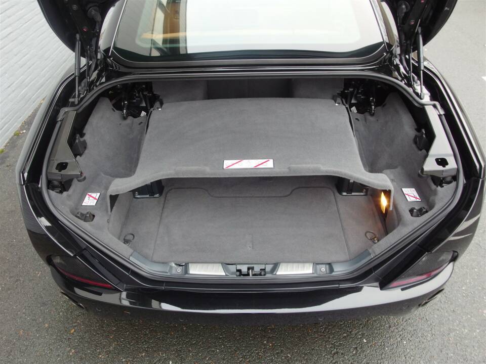 Image 71/99 of Ferrari California (2010)