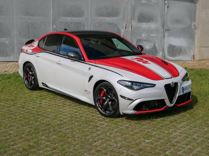 Immagine 4/7 di Alfa Romeo Giulia Quadrifoglio (2020)