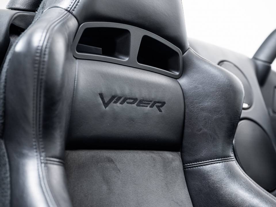 Imagen 33/50 de Dodge Viper SRT10 (2004)